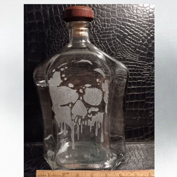 750 ML glass whiskey bottle with reusable cork top and etched skull - Picture 3 of 4